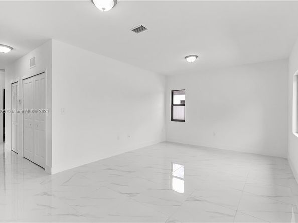 11970-11972 SW 213 St, Miami FL 33177