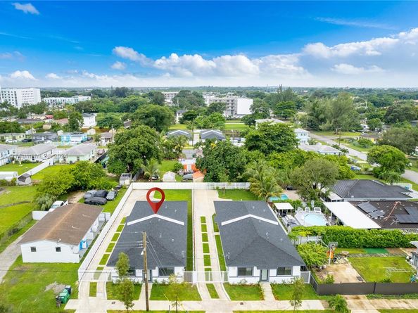 11970-11972 SW 213 St, Miami FL 33177