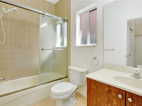 4110 NE 11th Dr, Homestead FL 33033