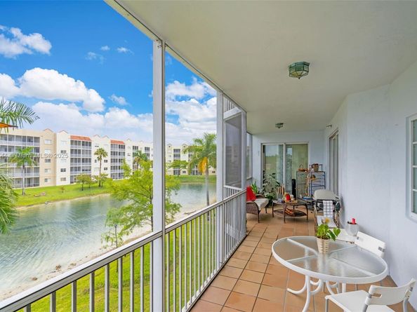 10700 NW 66th St 308, Doral FL 33178