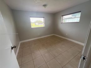 6837 NW 28th St, Sunrise FL 33313