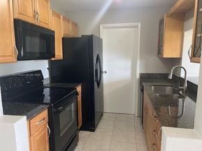 6837 NW 28th St, Sunrise FL 33313