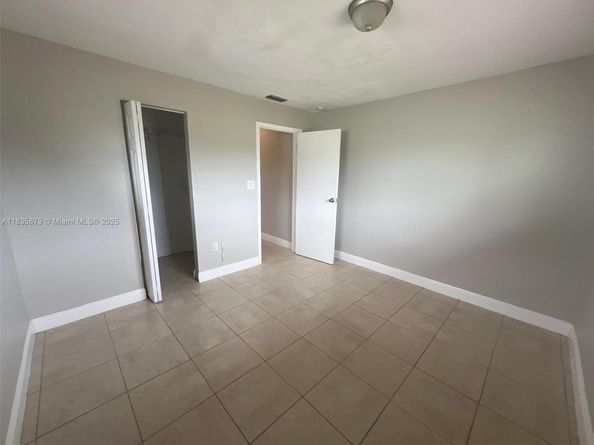 6837 NW 28th St, Sunrise FL 33313