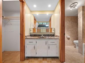 19432 NE 26th Ave 92D, Miami FL 33180