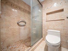 19432 NE 26th Ave 92D, Miami FL 33180