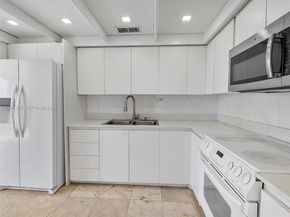 900 Bay Dr 1012, Miami Beach FL 33141