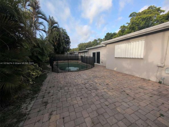5208 SW 91st Ter, Cooper City FL 33328