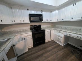 5208 SW 91st Ter, Cooper City FL 33328