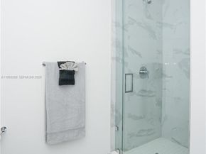 851 NE 1st Ave 2101, Miami FL 33132