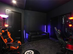 851 NE 1st Ave 2101, Miami FL 33132