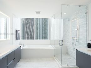 851 NE 1st Ave 2101, Miami FL 33132