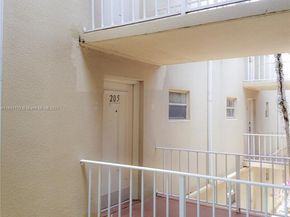 4255 N University Dr 205, Sunrise FL 33351