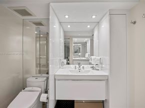 400 S Pointe Dr 910, Miami Beach FL 33139