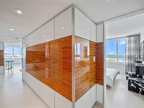 400 S Pointe Dr 910, Miami Beach FL 33139