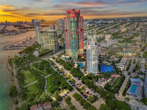 400 S Pointe Dr 910, Miami Beach FL 33139