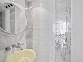 400 S Pointe Dr 910, Miami Beach FL 33139