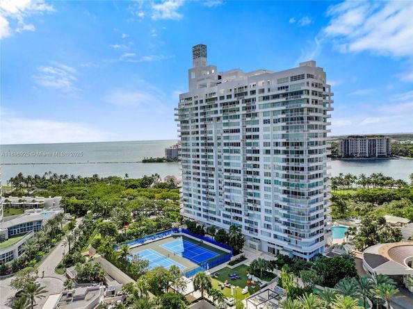 400 S Pointe Dr 910, Miami Beach FL 33139