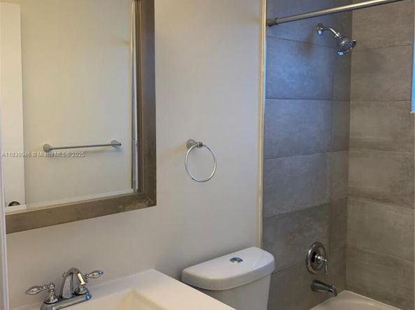 80 W 20th St, Hialeah FL 33010