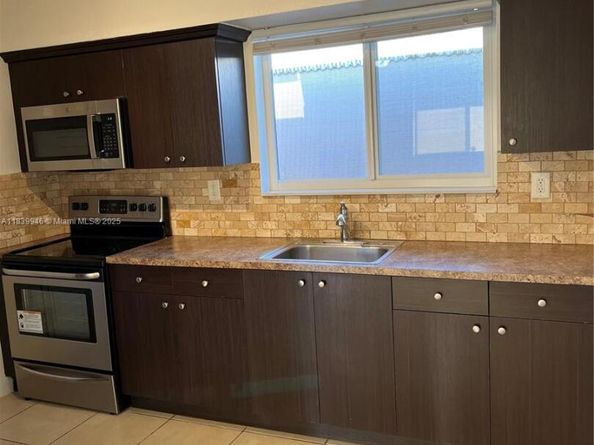 80 W 20th St, Hialeah FL 33010