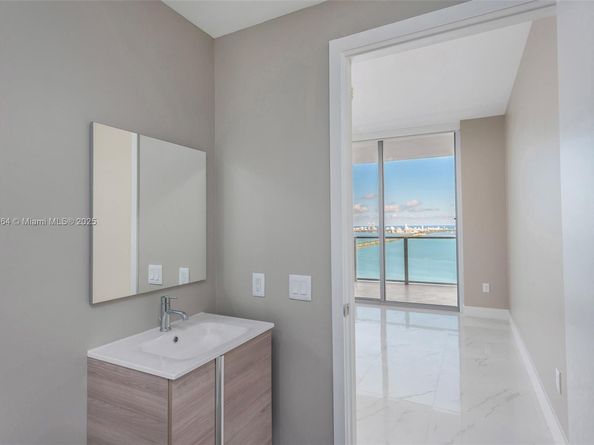 2900 NE 7th Ave 3903, Miami FL 33137