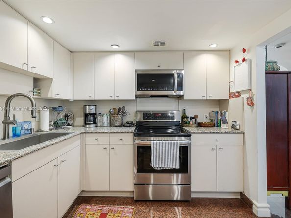 2 Grove Isle Dr B1603, Miami FL 33133