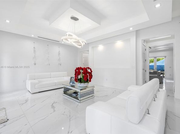 5815 SW 107th Pl, Miami FL 33173