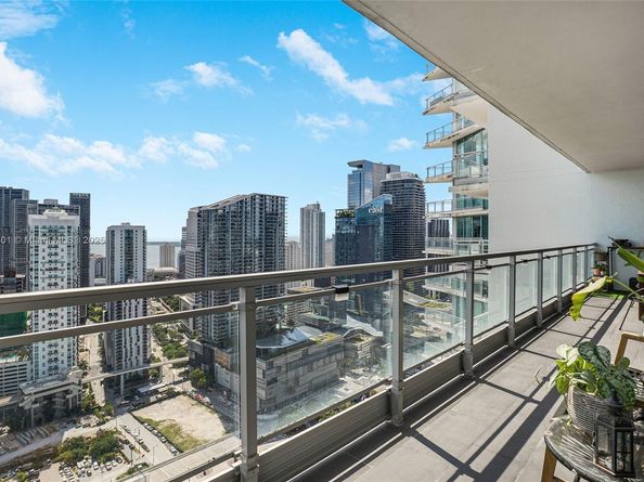 92 SW 3rd St 4312, Miami FL 33130