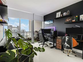 92 SW 3rd St 4312, Miami FL 33130