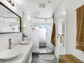 92 SW 3rd St 4312, Miami FL 33130