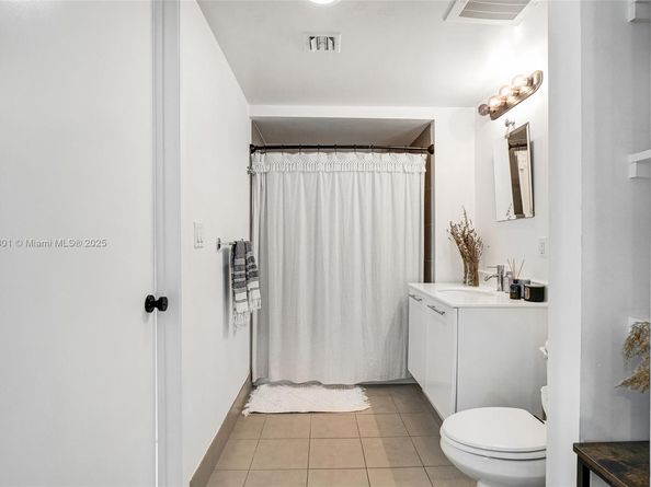 92 SW 3rd St 4312, Miami FL 33130