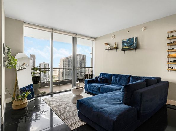 92 SW 3rd St 4312, Miami FL 33130