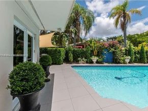 2075 S Hibiscus Dr, North Miami FL 33181