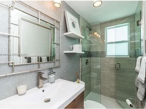 2075 S Hibiscus Dr, North Miami FL 33181