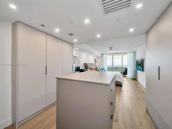 1850 S Ocean Dr 3202, Hallandale Beach FL 33009