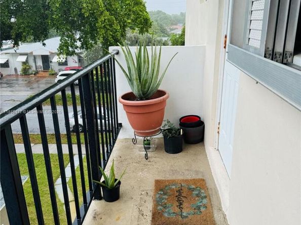 1855 Plunkett St 310, Hollywood FL 33020
