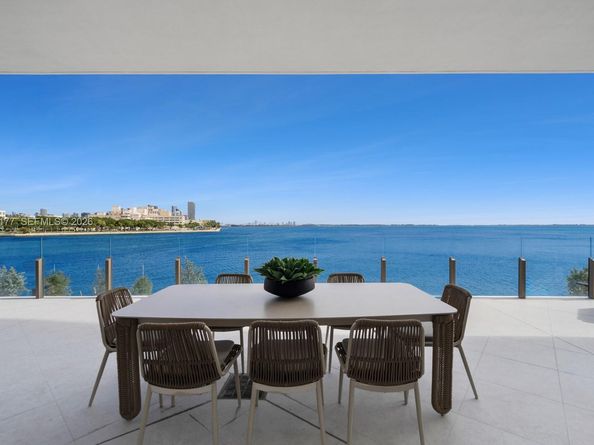 5 Grove Isle Drive M204, Coconut Grove FL 33133