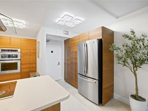 20379 W Country Club Dr 1239, Aventura FL 33180
