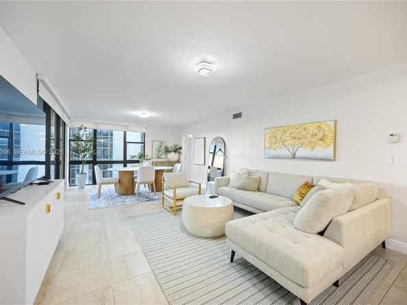 20379 W Country Club Dr 1239, Aventura FL 33180
