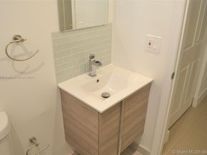 9375 Fontainebleau Blvd L122, Miami FL 33172