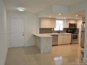 9375 Fontainebleau Blvd L122, Miami FL 33172