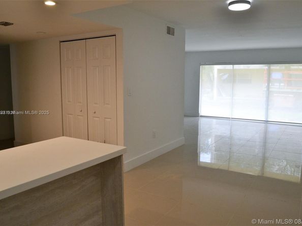 9375 Fontainebleau Blvd L122, Miami FL 33172