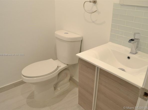 9375 Fontainebleau Blvd L122, Miami FL 33172