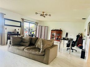 225 Lakeside Cir, Sunrise FL 33326