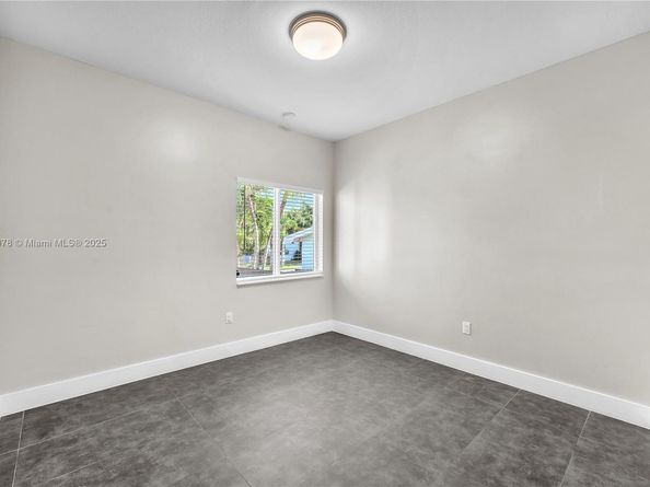 3508 NW 19th Ter, Miami FL 33125