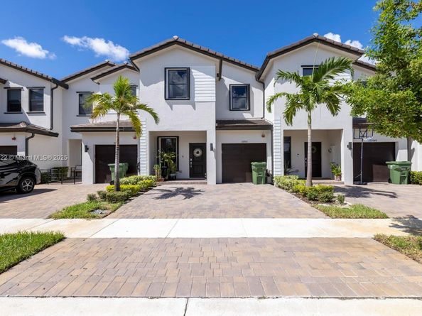 15953 SW 2nd Pl, Pembroke Pines FL 33027