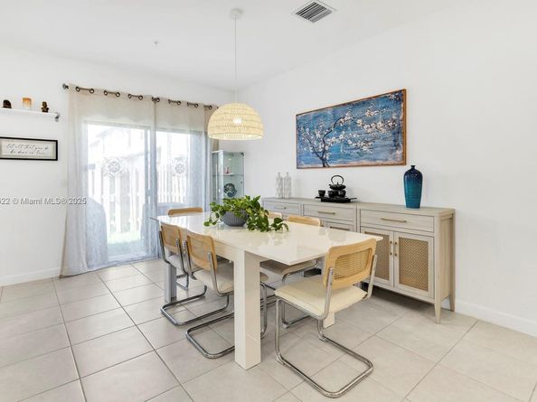15953 SW 2nd Pl, Pembroke Pines FL 33027