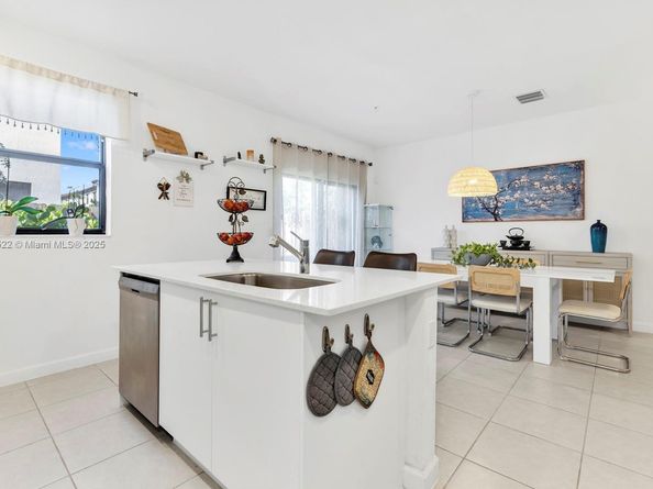 15953 SW 2nd Pl, Pembroke Pines FL 33027