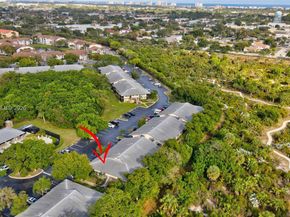 588 Trace Cir 211, Deerfield Beach FL 33441