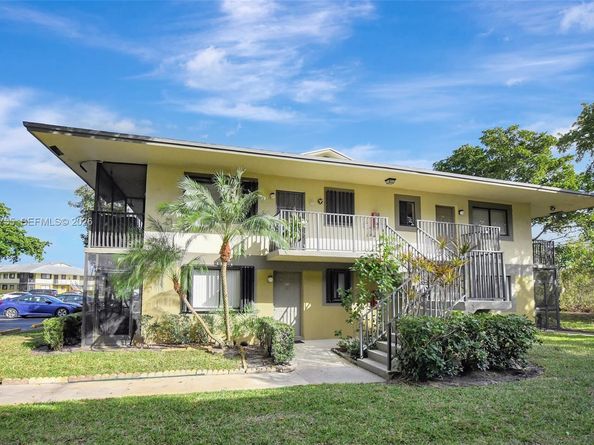 588 Trace Cir 211, Deerfield Beach FL 33441