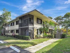 588 Trace Cir 211, Deerfield Beach FL 33441